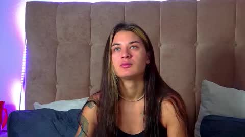 Snapshot of rachellsimpson chatting on October 14, 2025, 6:42 pm RachellSimpson online show from October 14, 2025, 6:42 pm