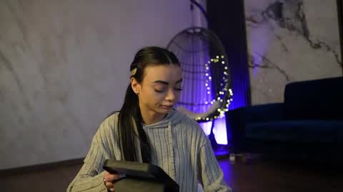 Snapshot of rachelravee chatting on March 22, 2026, 5:11 am Ann online show from March 22, 2026, 5:11 am