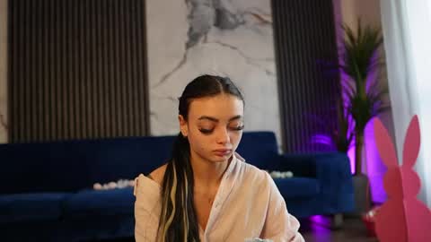 Snapshot of rachelravee chatting on April 6, 2026, 4:21 am Ann online show from April 6, 2026, 4:21 am