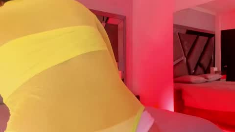 Snapshot of radiant_naomi chatting on June 5, 2026, 11:27 am Radiant Naomi online show from June 5, 2026, 11:27 am