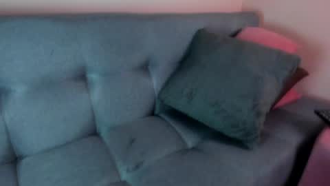 Snapshot of radiant_sapphire chatting on December 20, 2024, 6:19 am radiant_sapphire online show from December 20, 2024, 6:19 am