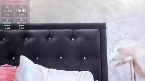 raelledarkstar online show from February 25, 2026, 9:02 pm