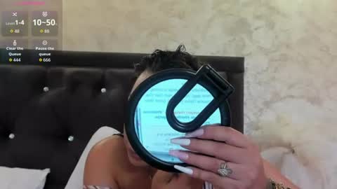 raelledarkstar online show from June 27, 2026, 9:36 am