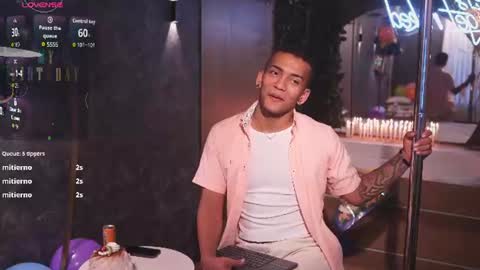 rafa_cruz online show from June 17, 2026, 2:18 pm