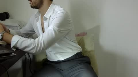 elenacam online show from December 8, 2024, 1:14 pm