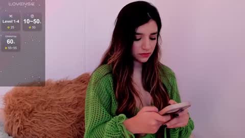 Snapshot of ragasashi chatting on December 3, 2024, 12:59 pm Raga online show from December 3, 2024, 12:59 pm