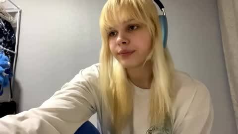 Eshly online show from April 12, 2026, 12:21 pm