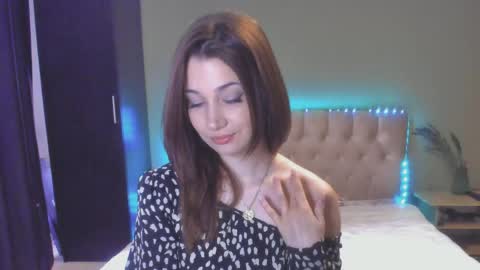 Sofie online show from May 13, 2026, 6:44 am