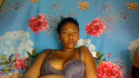 Snapshot of raiisaaa chatting on July 23, 2026, 8:07 pm raiisaaa online show from July 23, 2026, 8:07 pm