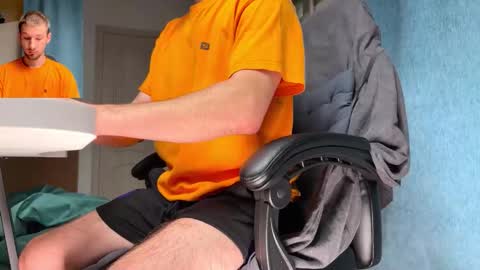 Snapshot of rainbow_farmer_james chatting on September 19, 2025, 12:06 pm Rainbow James  online show from September 19, 2025, 12:06 pm