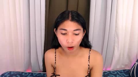 raindrizzle1706 online show from February 7, 2026, 5:27 pm