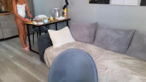 rainevi online show from March 13, 2026, 8:21 am