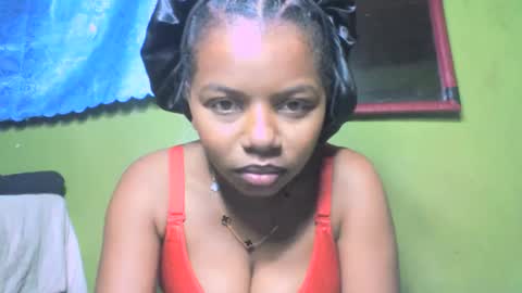 raissa75 online show from September 11, 2025, 5:46 pm