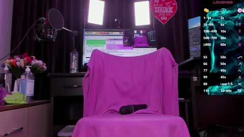 Laura online show from December 7, 2024, 2:53 am