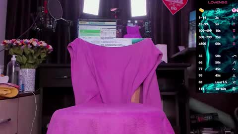 Laura online show from September 29, 2025, 2:38 am