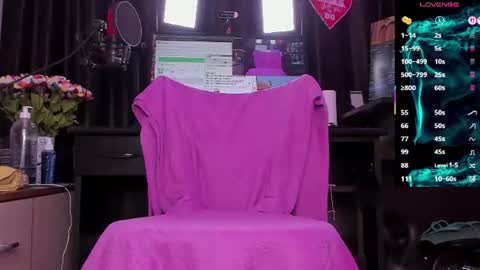 Laura online show from July 27, 2026, 2:18 am