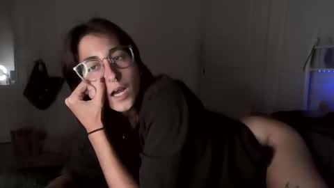 Ray Ray online show from September 17, 2025, 3:52 am