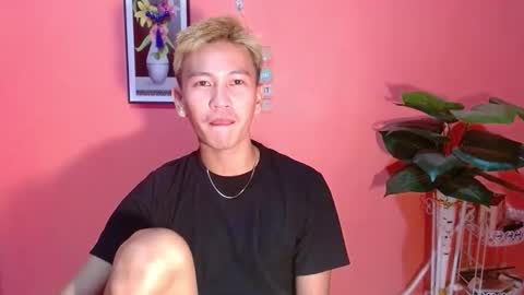 ralfhuge24 online show from October 24, 2025, 1:40 pm