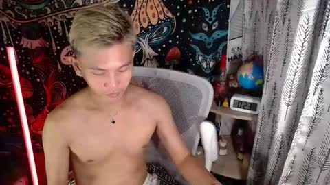 ralfhuge24 online show from May 2, 2026, 4:23 pm