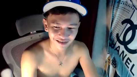 ralfhuge24 online show from June 15, 2026, 1:35 pm