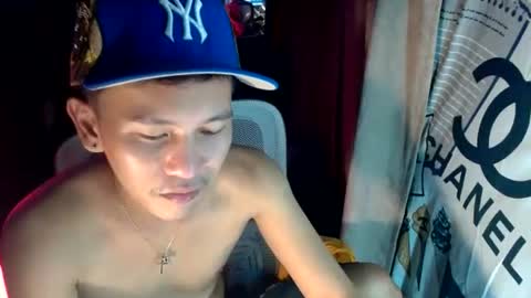 ralfhuge24 online show from June 22, 2026, 1:52 pm