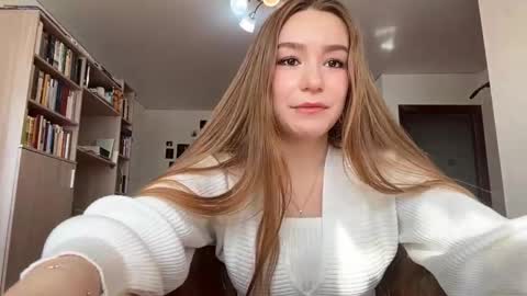 Snapshot of ramonabryd chatting on March 16, 2026, 10:52 am Mika online show from March 16, 2026, 10:52 am