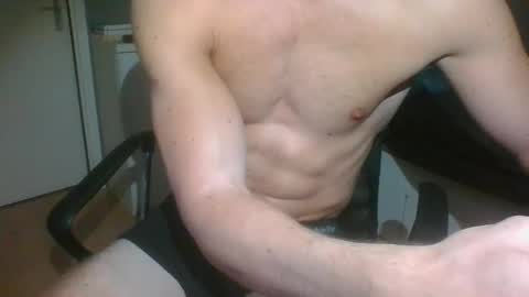 ramonjoosse2001 online show from May 1, 2026, 8:57 pm