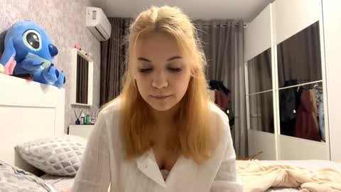 Snapshot of randareidling chatting on October 23, 2025, 7:23 pm Randa online show from October 23, 2025, 7:23 pm