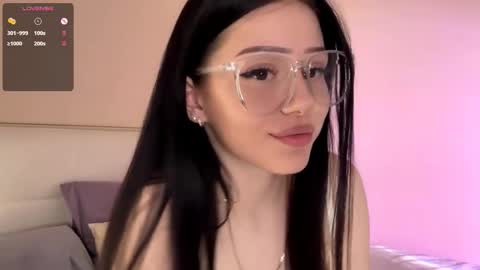 Snapshot of randiburt chatting on October 15, 2025, 3:01 pm Luna online show from October 15, 2025, 3:01 pm
