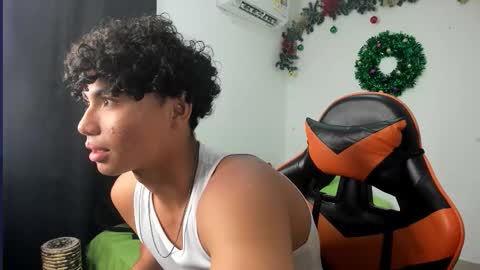 randy_escobar online show from December 16, 2025, 6:35 pm