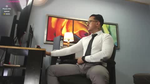 randylukehot online show from March 19, 2026, 8:13 pm