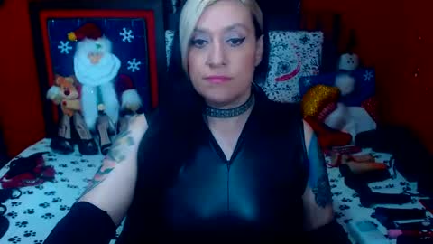 Snapshot of randymaturex01 chatting on December 28, 2024, 2:01 am Sonia online show from December 28, 2024, 2:01 am