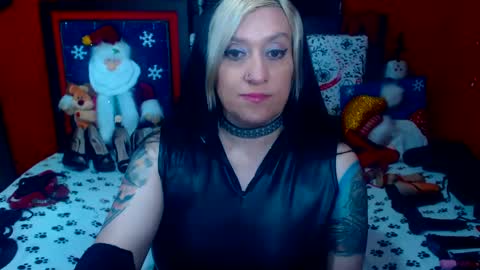 Snapshot of randymaturex01 chatting on December 28, 2024, 5:23 am Sonia online show from December 28, 2024, 5:23 am