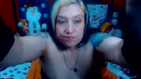 Snapshot of randymaturex01 chatting on December 30, 2024, 3:36 am Sonia online show from December 30, 2024, 3:36 am
