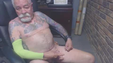 Snapshot of randyrodluvs69 chatting on October 22, 2025, 12:22 am randyrodluvs69 online show from October 22, 2025, 12:22 am