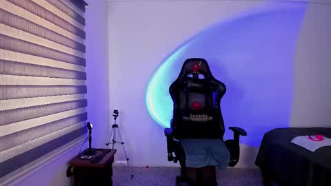 Jonas online show from November 5, 2025, 1:55 pm