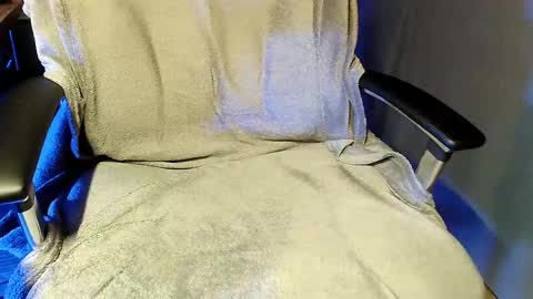 Snapshot of rapaces49 chatting on December 19, 2025, 4:36 pm Raptor online show from December 19, 2025, 4:36 pm