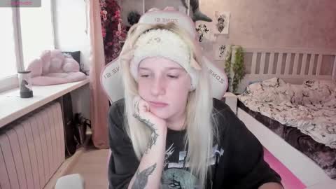 Snapshot of rapunzel_cute chatting on October 5, 2025, 1:20 pm Rapunzel online show from October 5, 2025, 1:20 pm