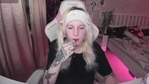 Snapshot of rapunzel_cute chatting on November 13, 2025, 1:32 pm Rapunzel online show from November 13, 2025, 1:32 pm