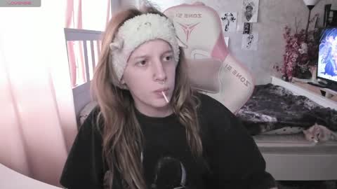 Snapshot of rapunzel_cute chatting on April 14, 2026, 1:28 pm Rapunzel online show from April 14, 2026, 1:28 pm