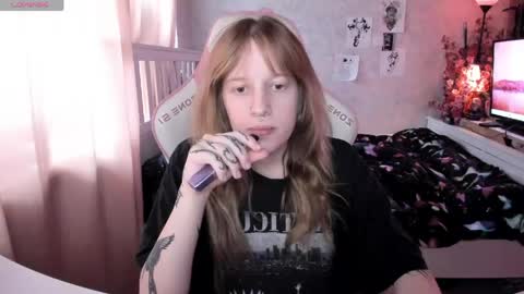 Snapshot of rapunzel_cute chatting on April 23, 2026, 1:13 pm Rapunzel online show from April 23, 2026, 1:13 pm