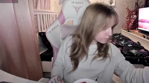 Snapshot of rapunzel_cute chatting on May 3, 2026, 6:36 pm Rapunzel online show from May 3, 2026, 6:36 pm