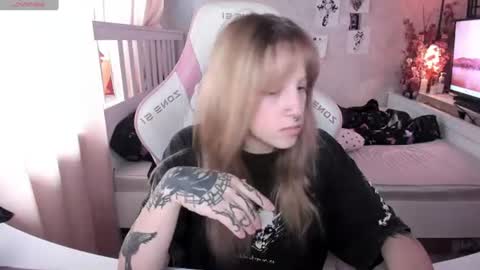 Snapshot of rapunzel_cute chatting on June 11, 2026, 12:14 pm Rapunzel online show from June 11, 2026, 12:14 pm