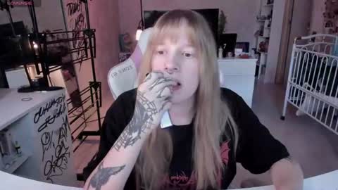 Snapshot of rapunzel_cute chatting on June 17, 2026, 1:12 pm Rapunzel online show from June 17, 2026, 1:12 pm