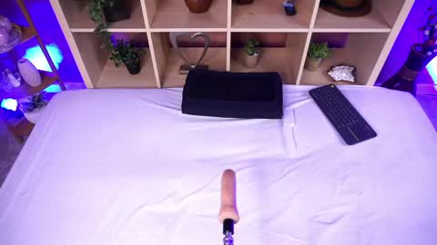 Raquel online show from May 11, 2026, 4:40 am