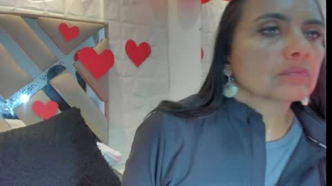 Raquel Moore  online show from February 18, 2025, 2:49 pm