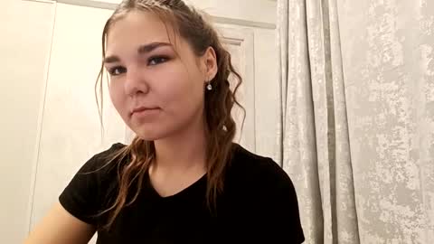 Snapshot of raquelhenrie chatting on December 21, 2025, 3:41 pm Synthia FIrst day here online show from December 21, 2025, 3:41 pm