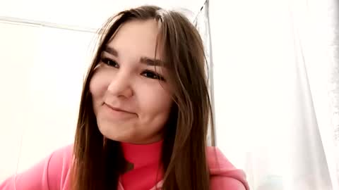 Snapshot of raquelhenrie chatting on December 22, 2025, 4:37 pm Synthia FIrst day here online show from December 22, 2025, 4:37 pm