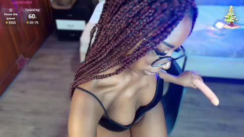 Raquel online show from December 9, 2024, 10:20 pm