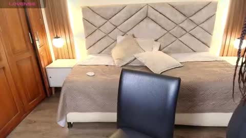 Raquel online show from June 18, 2026, 11:58 am
